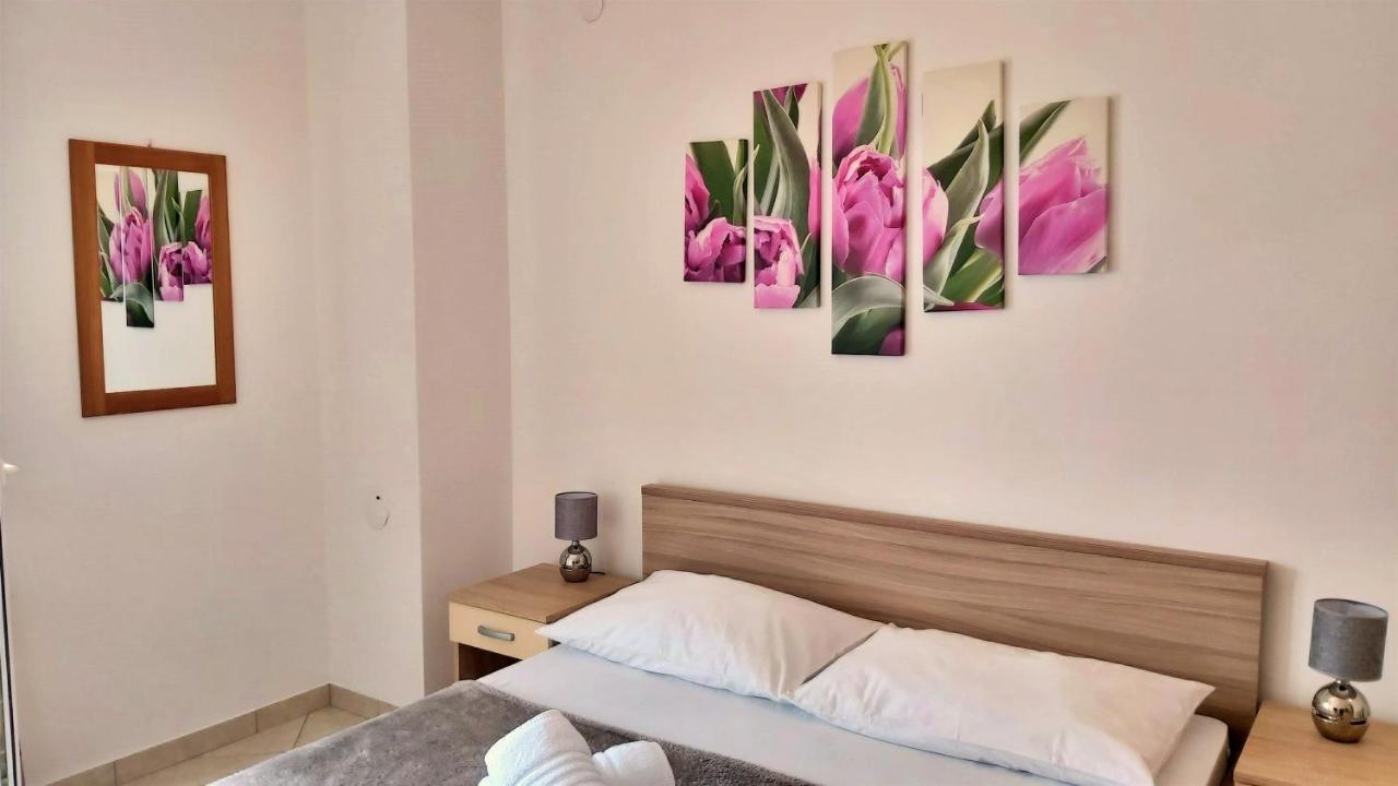 Apartments Nemira Omis Exterior photo