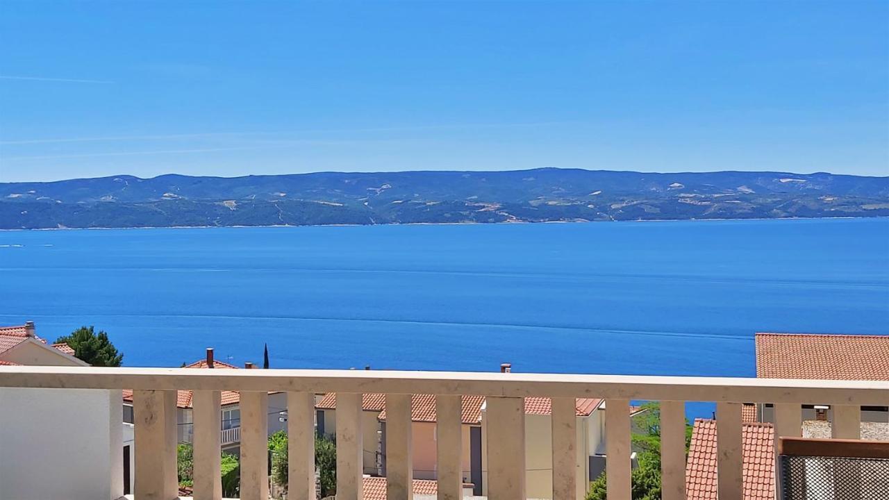 Apartments Nemira Omis Exterior photo