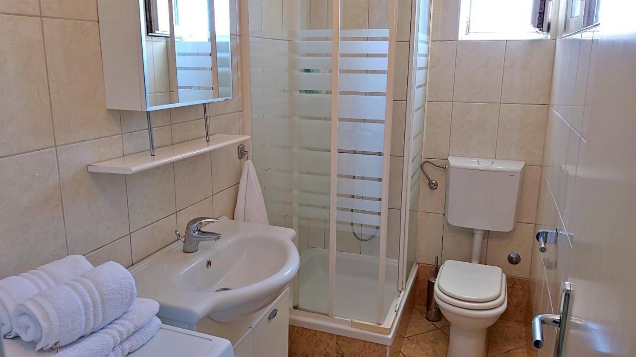 Apartments Nemira Omis Exterior photo