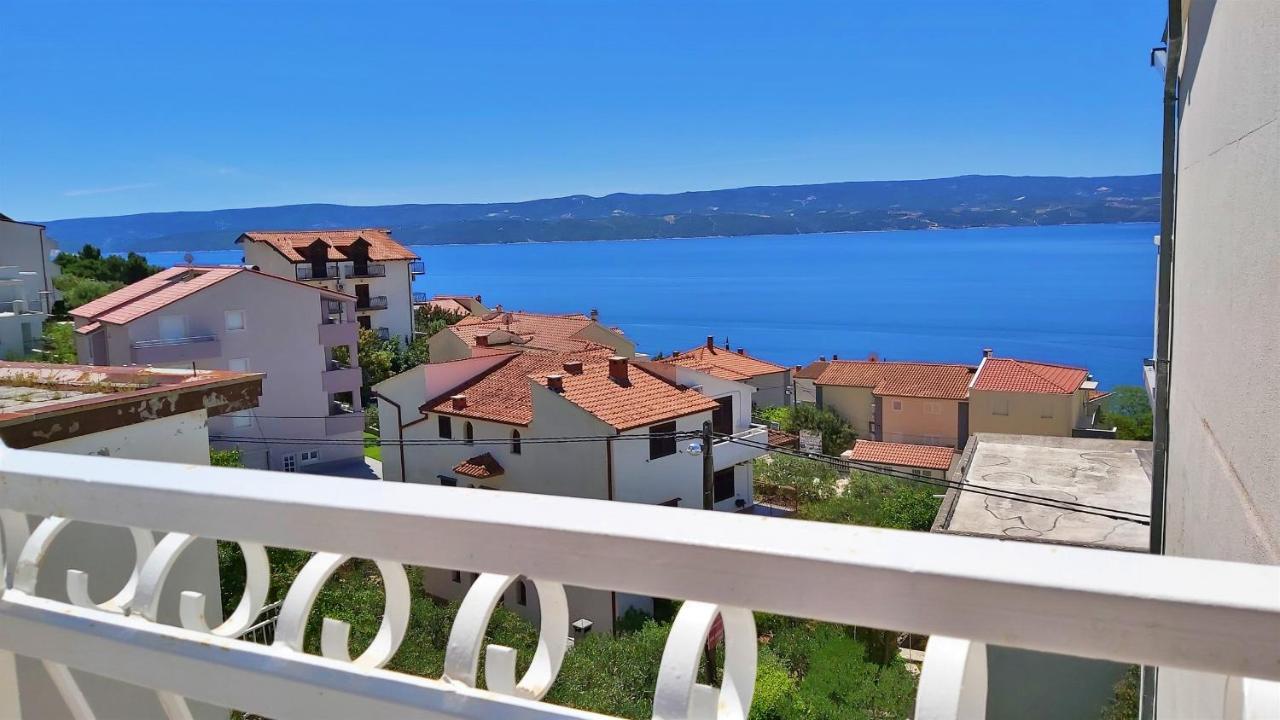 Apartments Nemira Omis Exterior photo