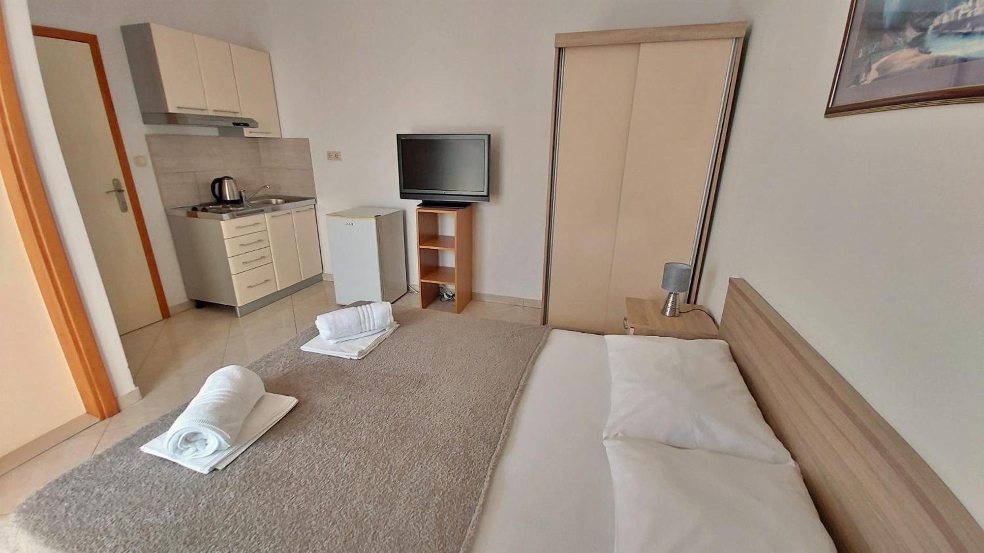 Apartments Nemira Omis Room photo